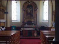 Oltár a maľba v kostole